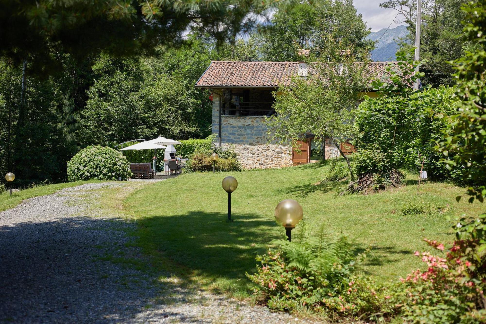 Villetta Con Giardino ⭑⭑⭑⭑⭑ - Wifi, Dogs Allowed Biella Exterior photo